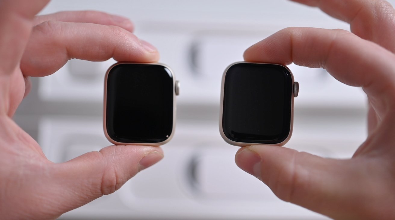 Frentes de un Apple Watch reacondicionado (izquierda) y un modelo nuevo (derecha)