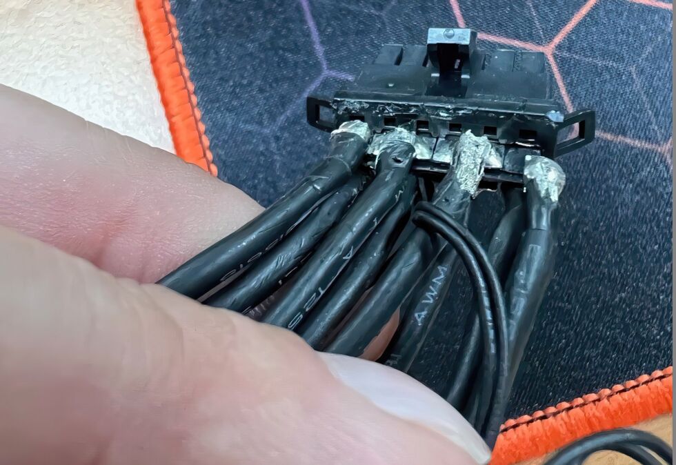 La soldadura dentro del cable de la PSU de Nvidia puede dañarse si los cables se mueven o doblan demasiado.
