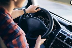 Cómo usar Driving Focus para responder automáticamente mientras conduces