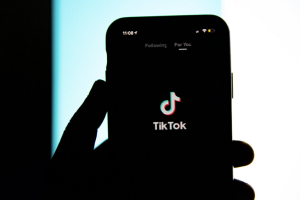 La emisora ​​​​pública de Dinamarca prohíbe que TikTok funcione en dispositivos en la última restricción de la aplicación