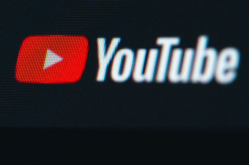 YouTuber paga $ 40,000 en honorarios legales en una estúpida demanda de 'censura inversa'