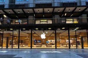 Las tiendas minoristas de Apple pronto podrán entregar los pedidos de los clientes a sus hogares.